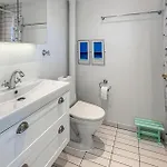 2 Bedroom Pet Friendly In