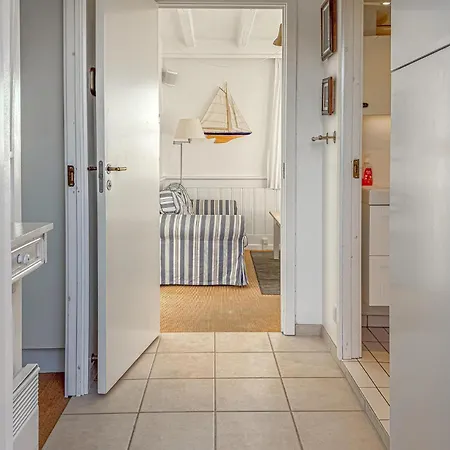 2 Bedroom Pet Friendly In *