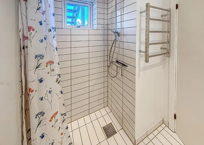2 Bedroom Pet Friendly In Daire Borre